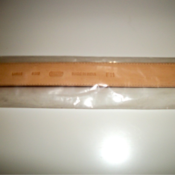 New in Package Coach Red Grommet Dog Leash size XL 22"-26” 61352 Below $350 - Picture 13 of 14